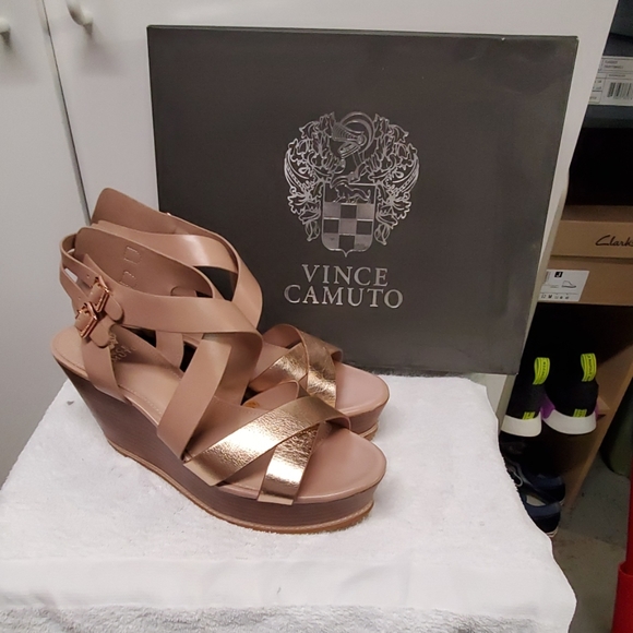 Women sandals - Picture 1 of 4